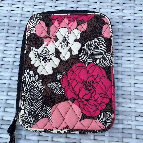 Vera Bradley Tablet Sleeve/ Cover - Picture 3 of 9